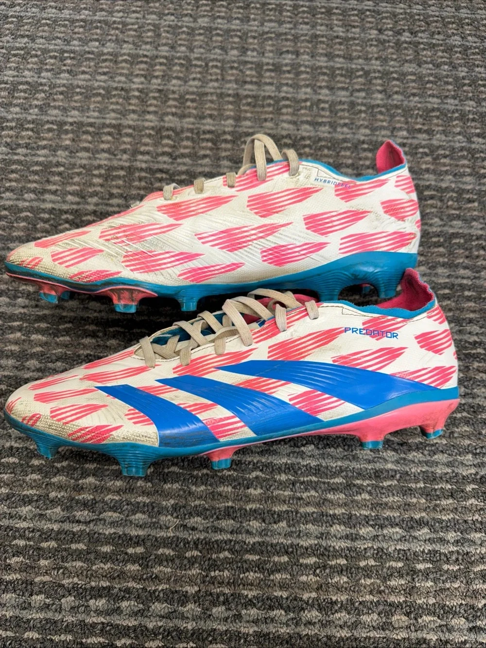 adidas mens predator White Pink & Blue Soccer Cleats size 10